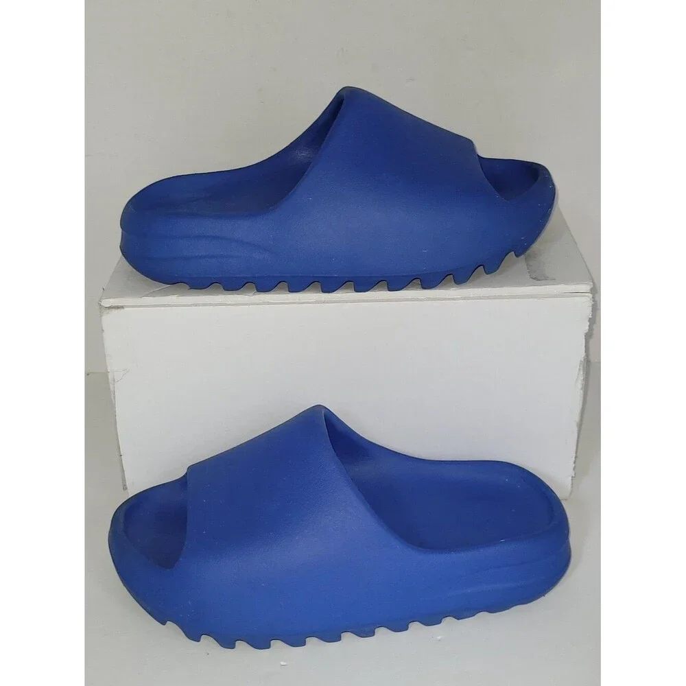 Adidas X Yeezy Size 4 Azure blue Slides